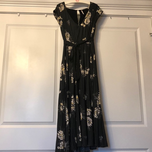 Free People Dresses & Skirts - Free People Butterfly Floral Print Dress